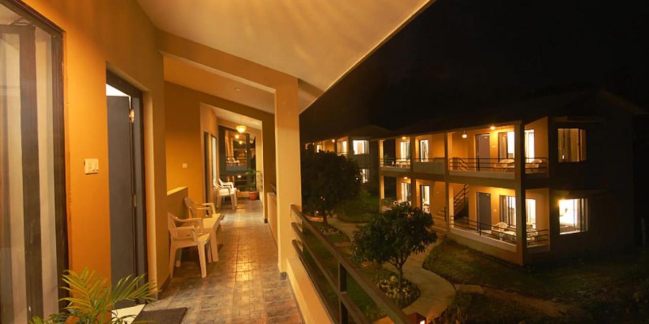 Corbett Aroma Park Hotel Рамнагар Екстериор снимка